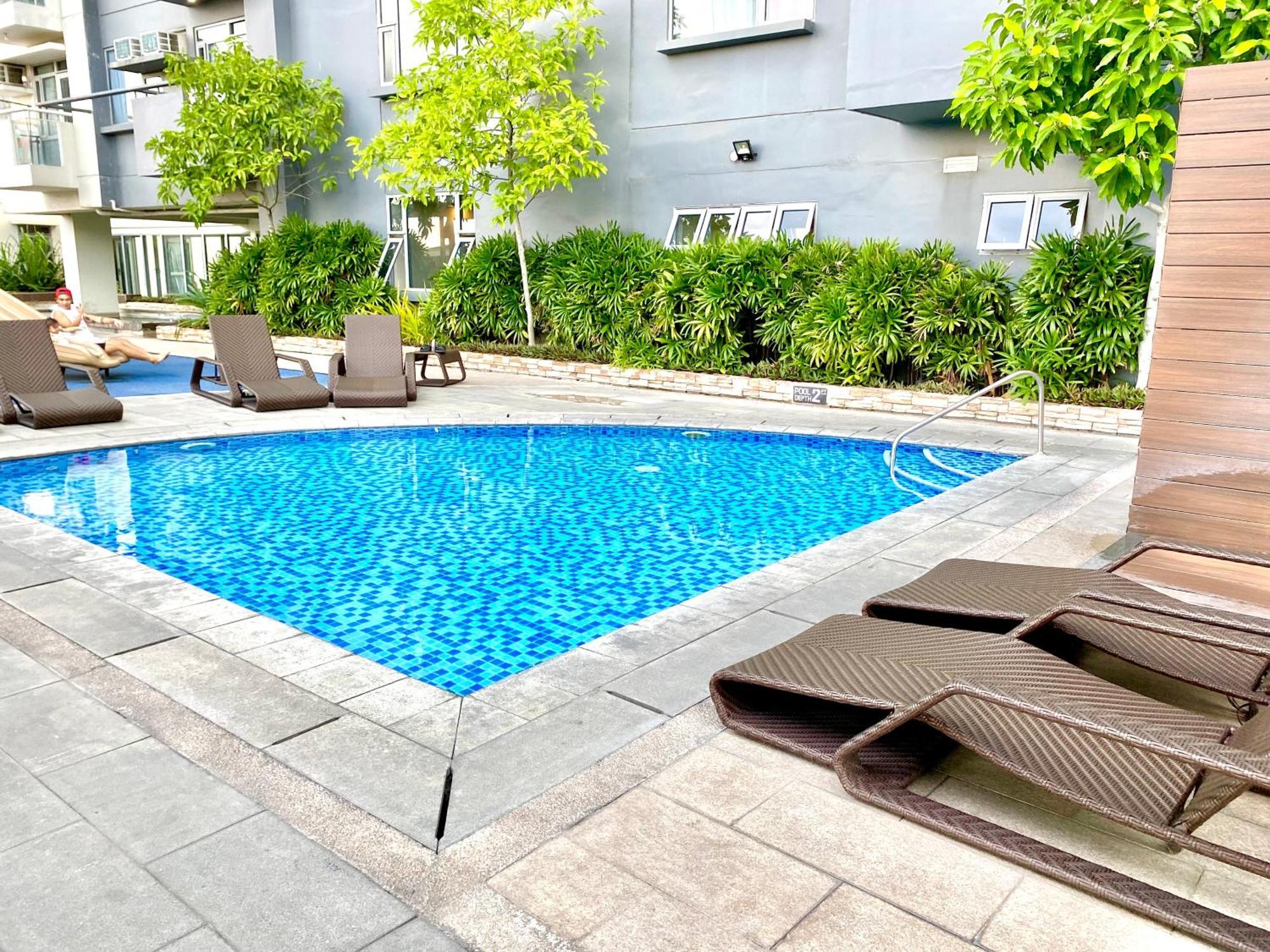 Frost At Manhattan Heights Towerb 마닐라 외부 사진