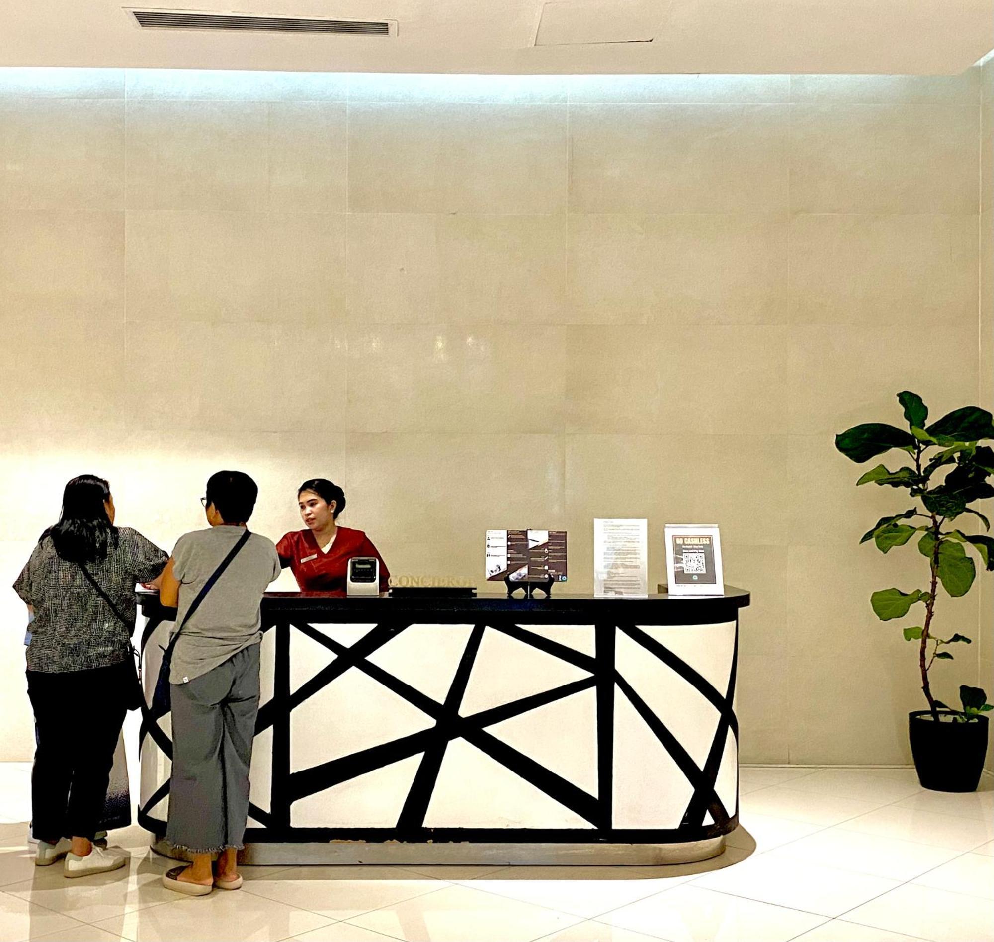 Frost At Manhattan Heights Towerb 마닐라 외부 사진